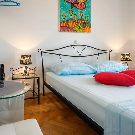 Jakic 2 Gasthuis Hvar Town